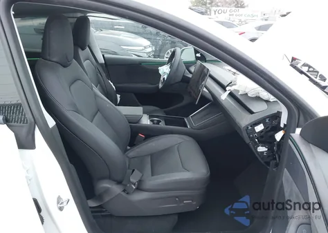 2026 Tesla Model Y Long Range Launch Series/Premium All-Wheel Drive z USA, uszkodzony, nr VIN 7SAYGDEE5TF363557